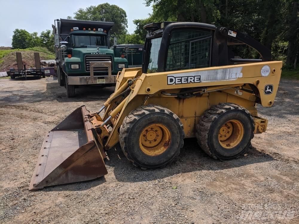 John Deere 328 Krautuvai su šoniniu pasukimu
