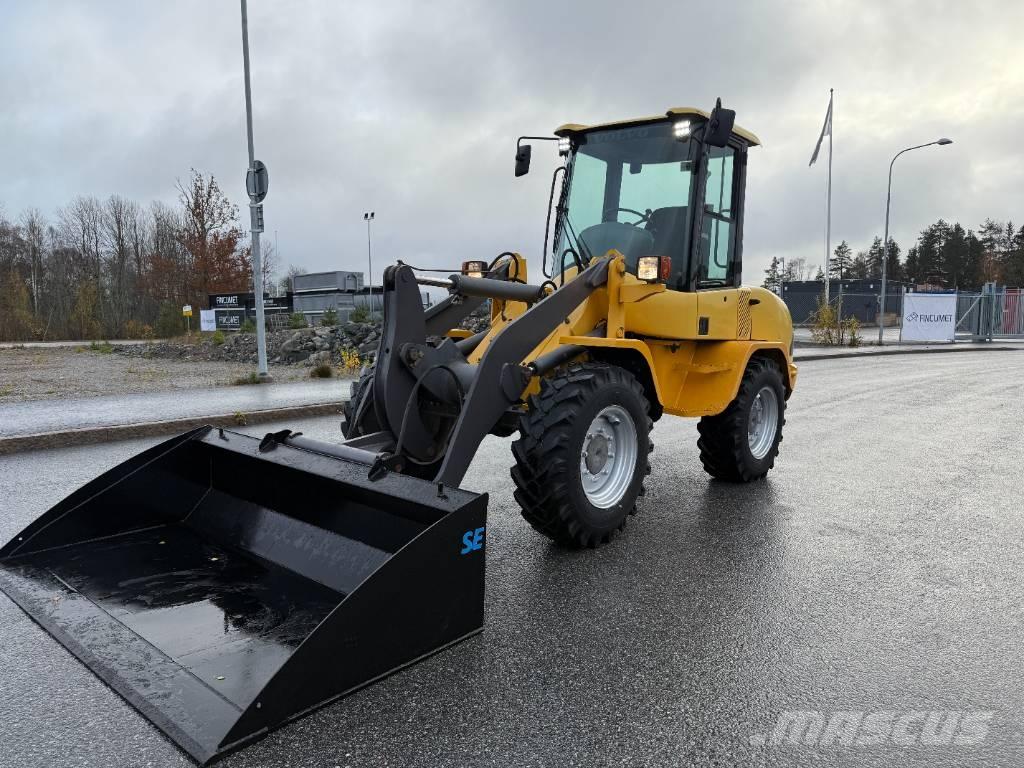 Volvo L 30 B Naudoti ratiniai krautuvai