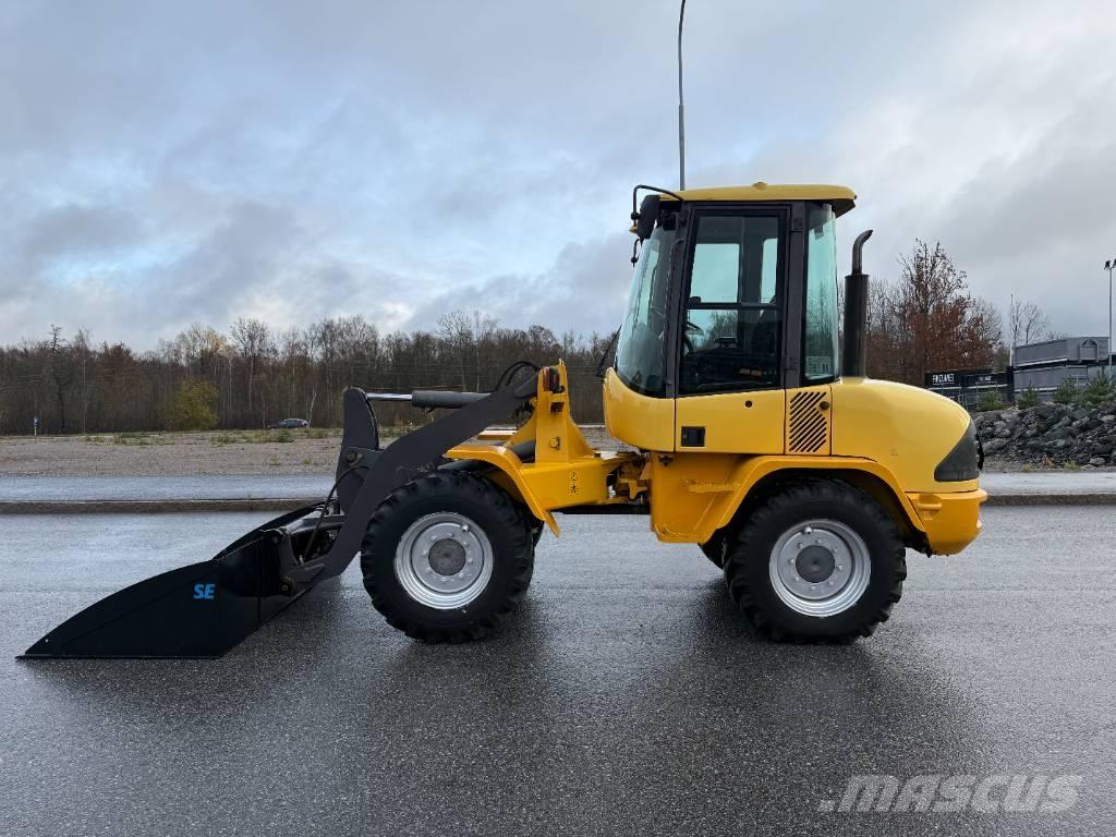 Volvo L 30 B Naudoti ratiniai krautuvai