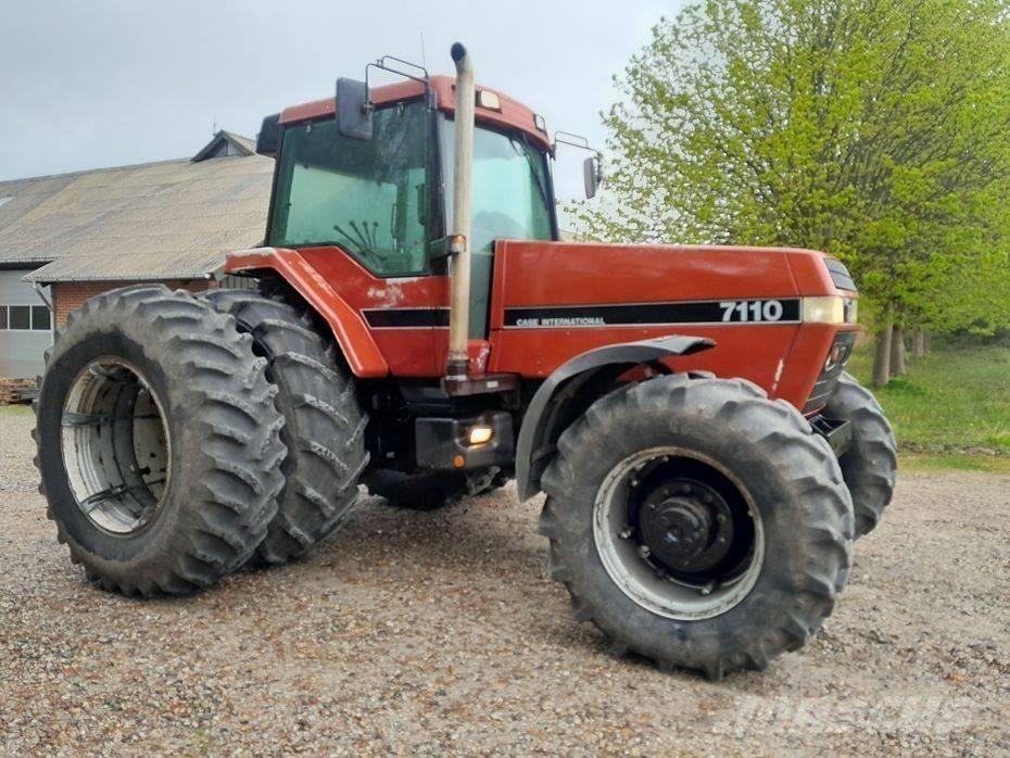 Case IH Magnum 7110 Traktoriai