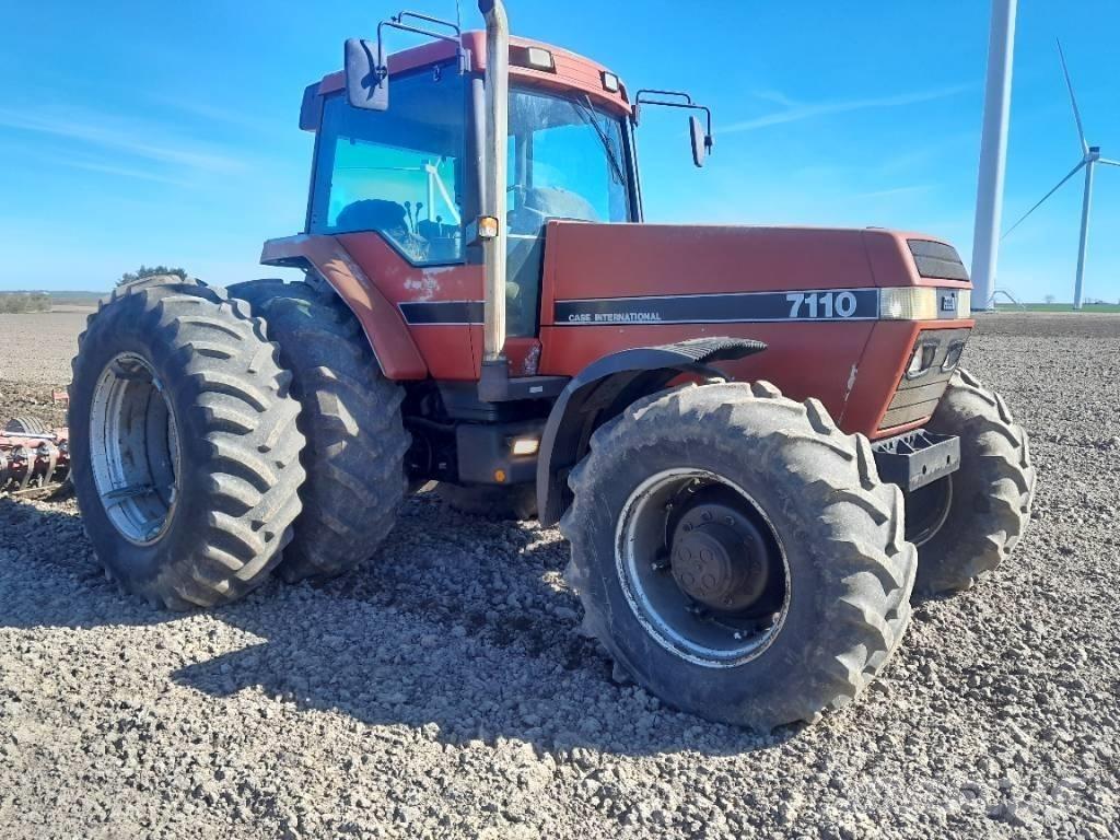 Case IH Magnum 7110 Traktoriai