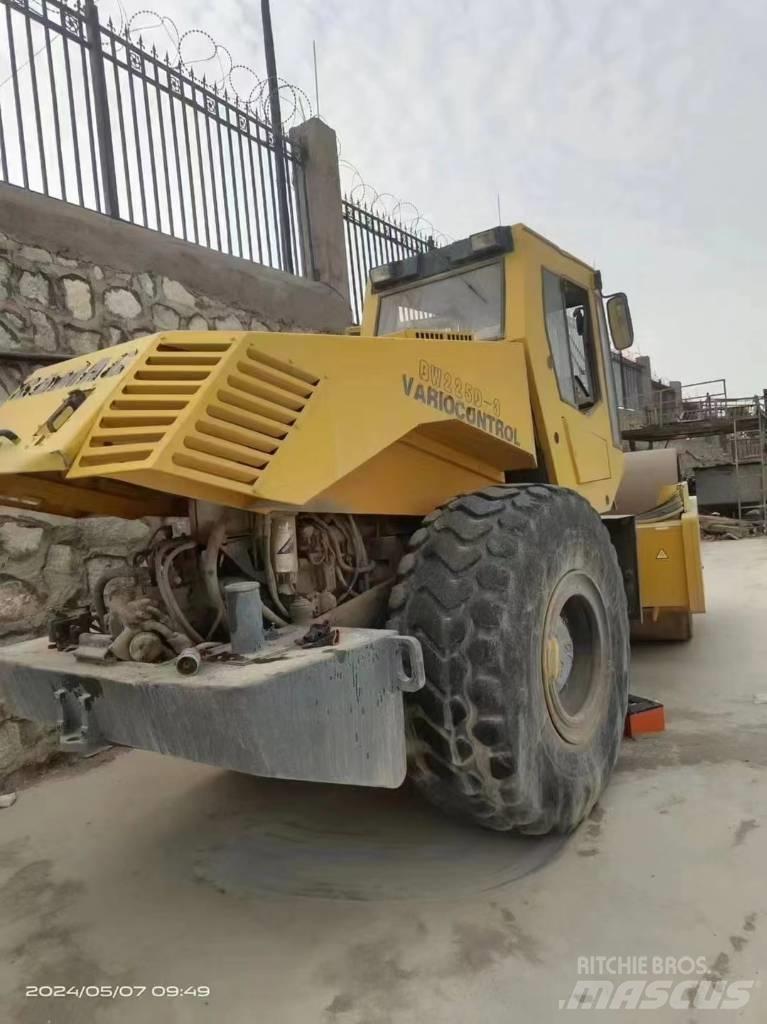 Bomag bw225d-3 Vieno būgno volai