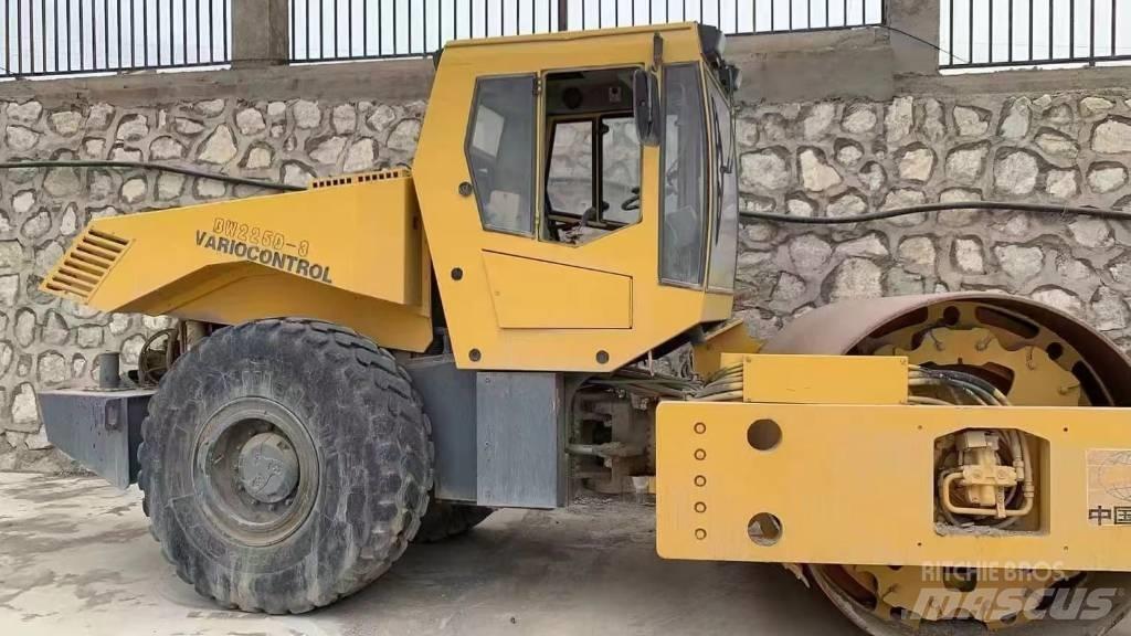 Bomag bw225d-3 Vieno būgno volai