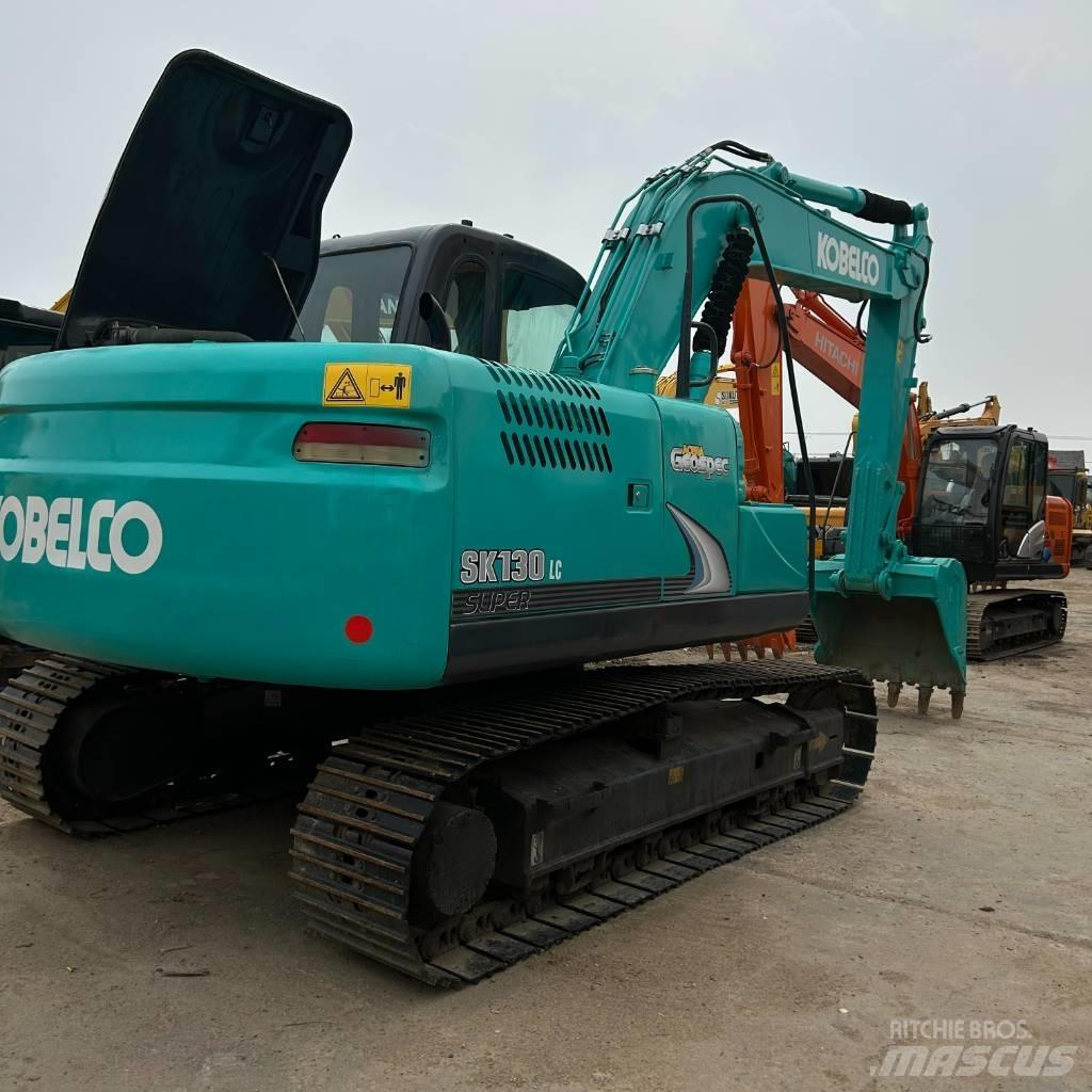 Kobelco 130 Vikšriniai ekskavatoriai