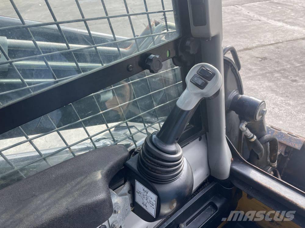 New Holland L 234 Krautuvai su šoniniu pasukimu