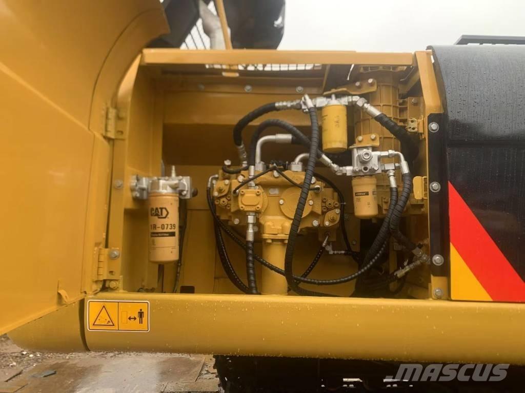 CAT 329 D Vikšriniai ekskavatoriai