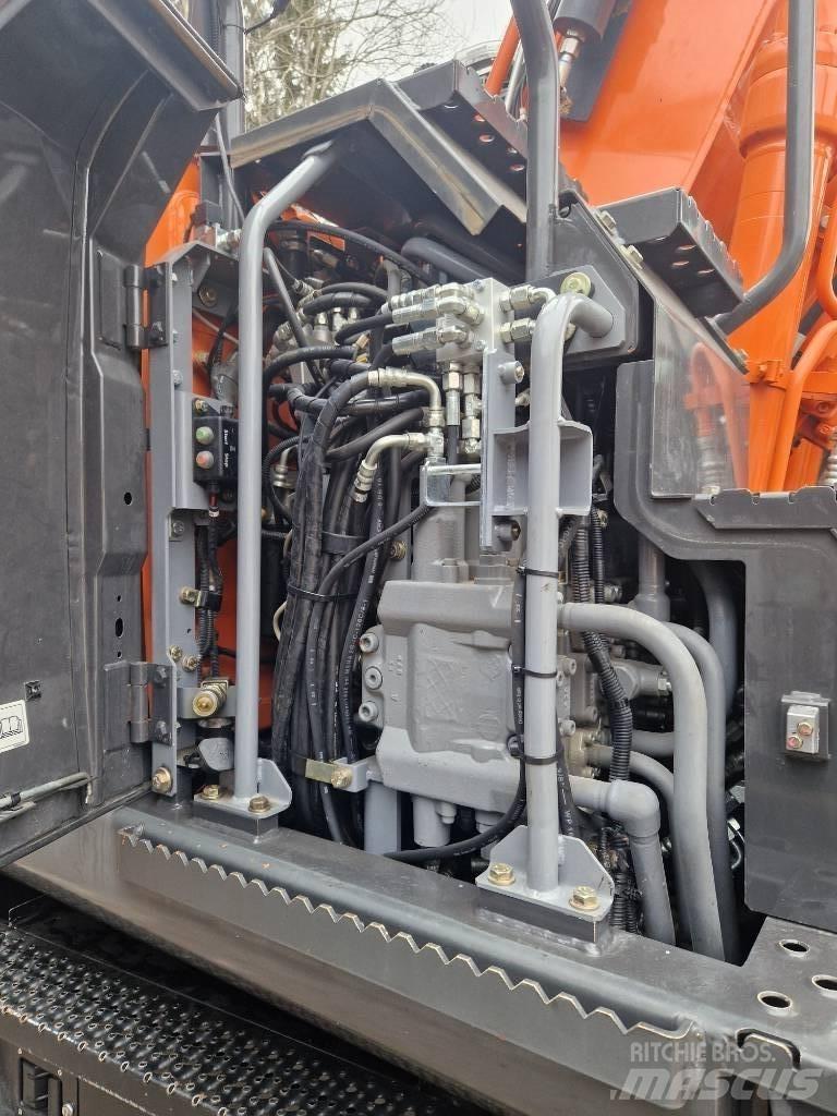Hitachi ZX 145 W-6 Ratiniai ekskavatoriai