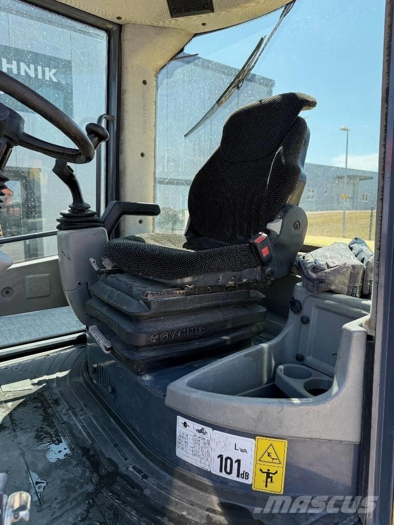 Yanmar V 80 Naudoti ratiniai krautuvai