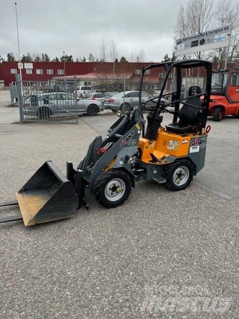 GiANT G 1200 Mini krautuvai