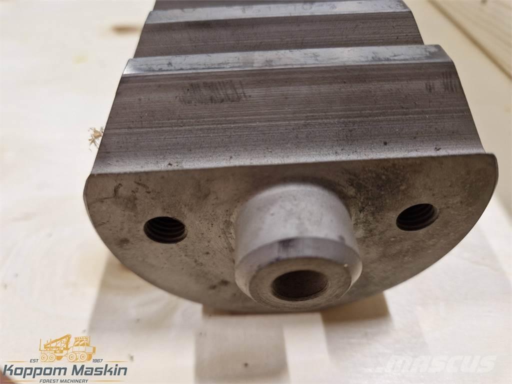  FMG/Ösa Cranab 290 Medžių kirtimo mašinų kranai