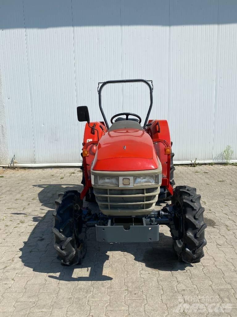 Yanmar AF 26 Naudoti kompaktiški traktoriai