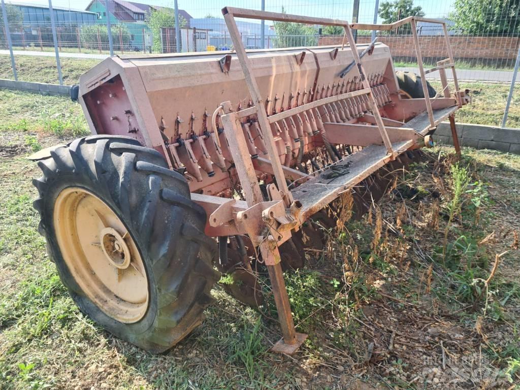 Kuhn 4M Sėjamieji kombainai