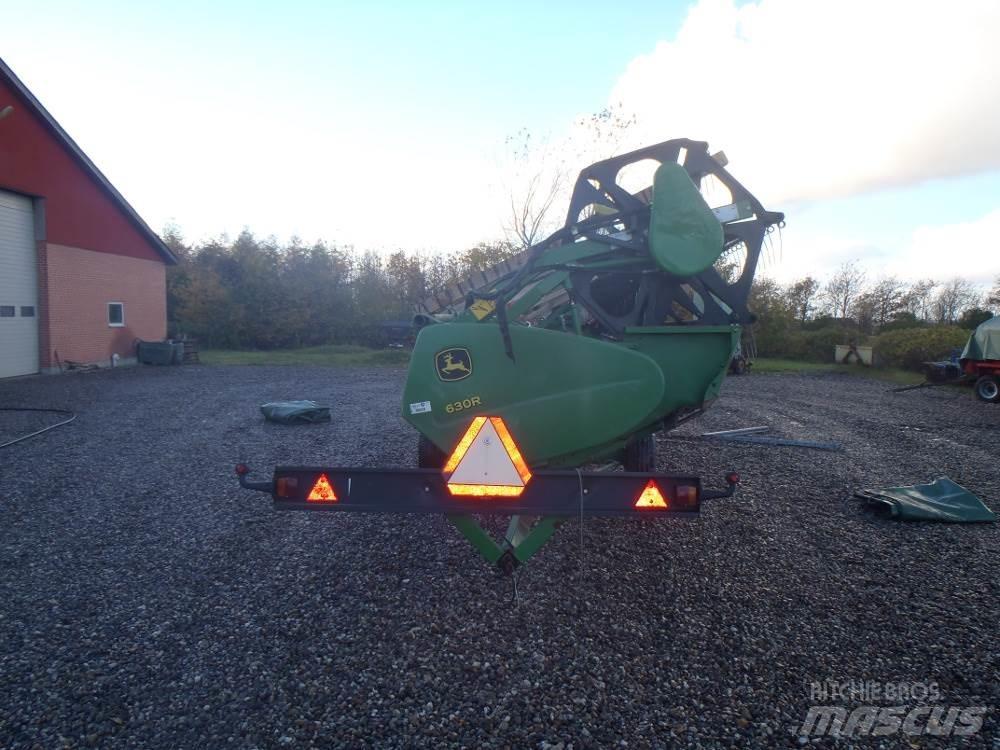 John Deere 630 R Derliaus nuėmimo kombainų priedai