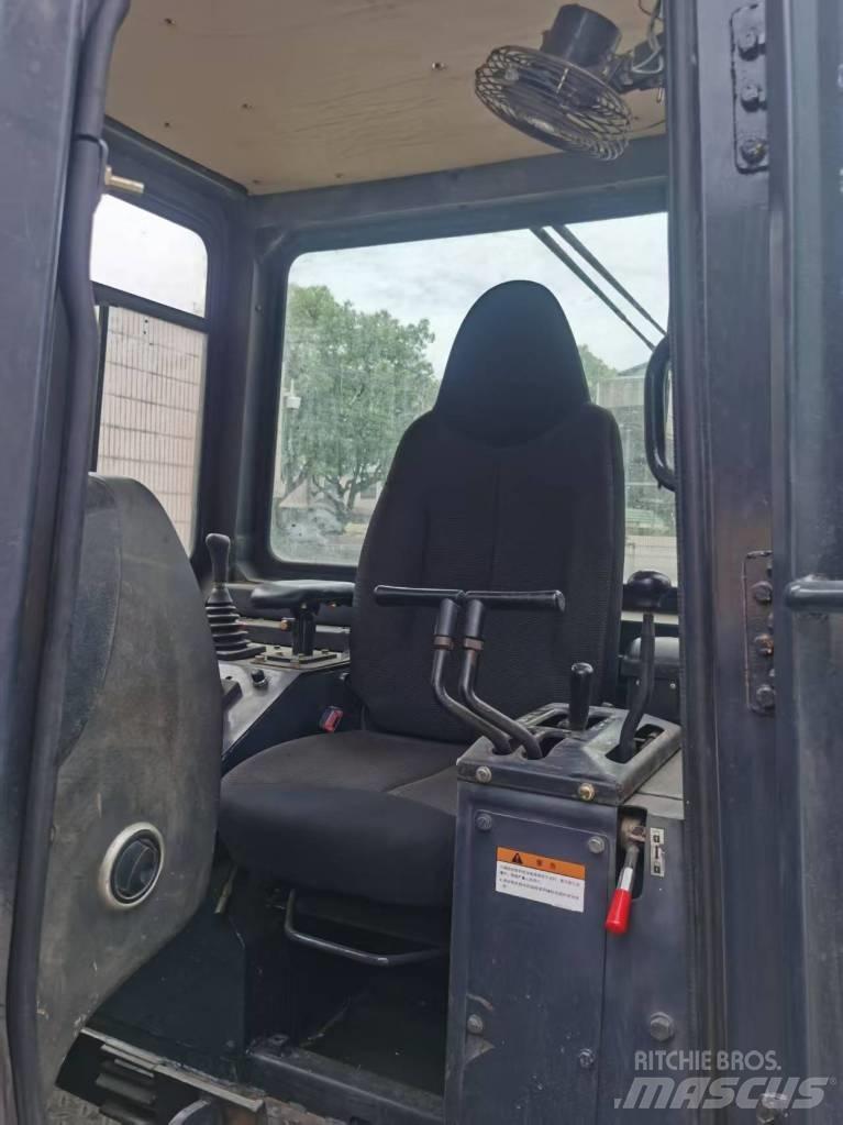 Shantui SD 22 Vikšriniai buldozeriai