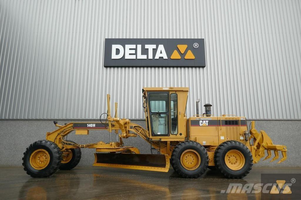 CAT 140H Ex-army Greideriai