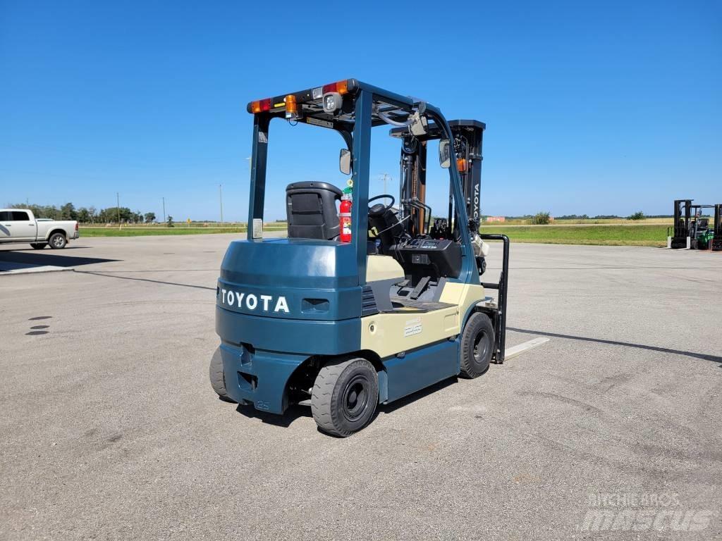 Toyota 8 FB 25 Elektriniai šakiniai krautuvai