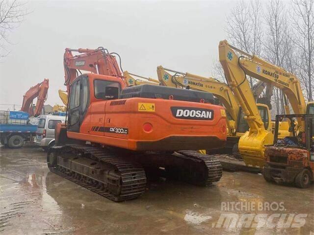 Doosan DX 300 Vikšriniai ekskavatoriai
