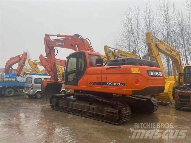 Doosan DX 300 Vikšriniai ekskavatoriai