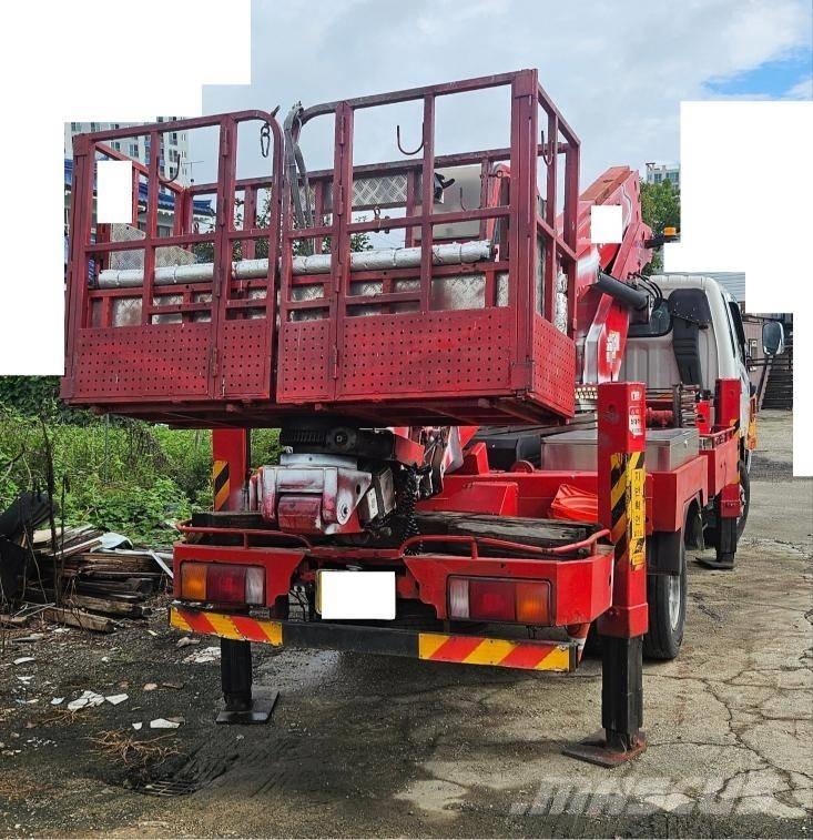  Dasan DS28 Ant vilkikų montuojamos kėlimo platformos