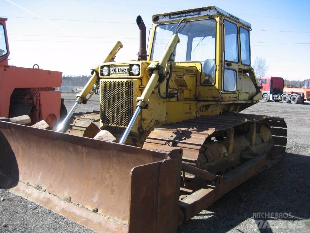 Komatsu D53P-16 Vikšriniai buldozeriai