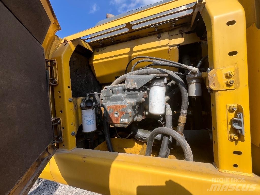 Komatsu Pc240-7 Vikšriniai ekskavatoriai
