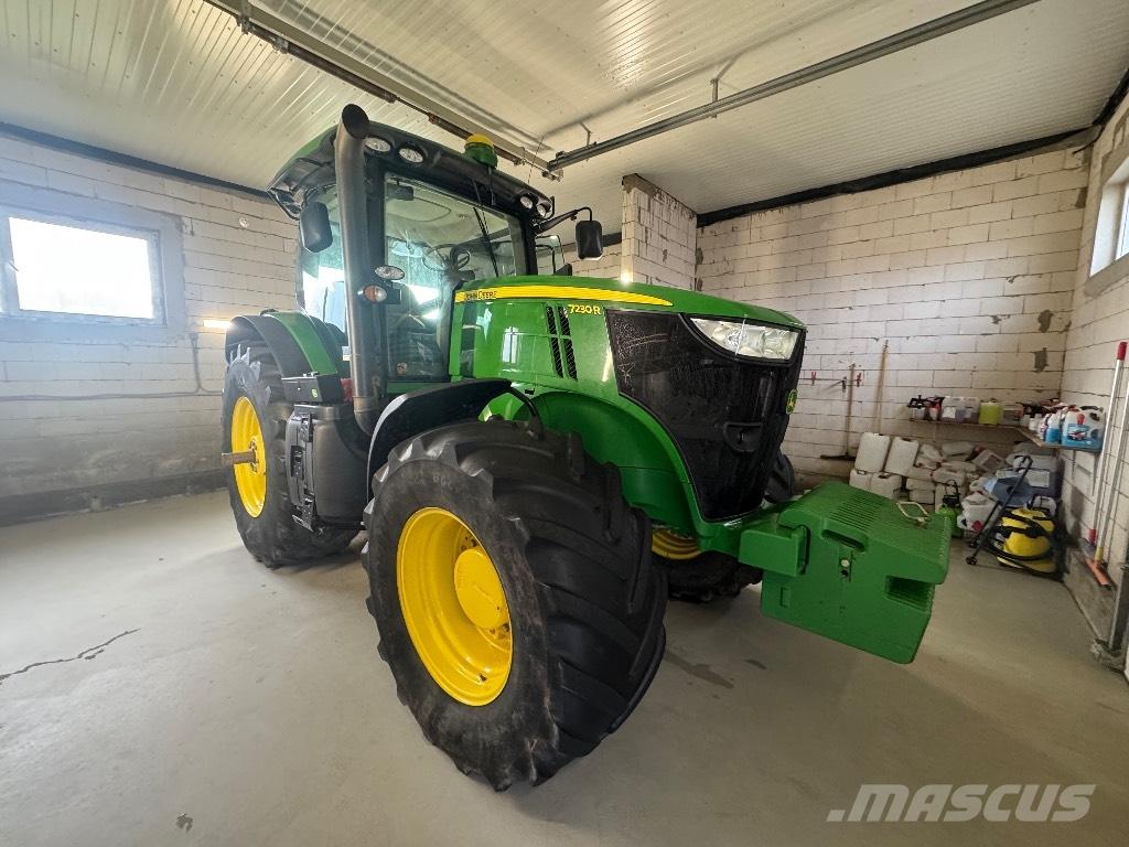John Deere 7230 R Traktoriai