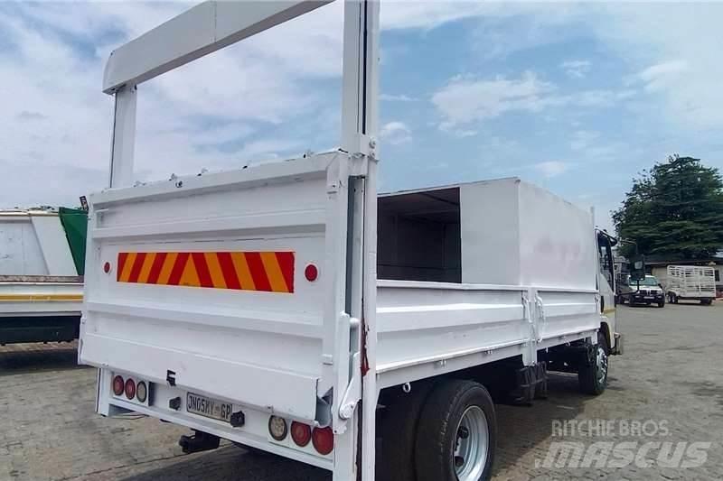 Isuzu NPR400 Kita