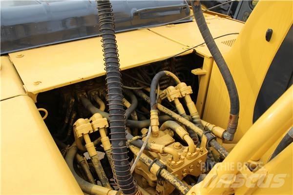 Komatsu PC 200-6 Vikšriniai ekskavatoriai