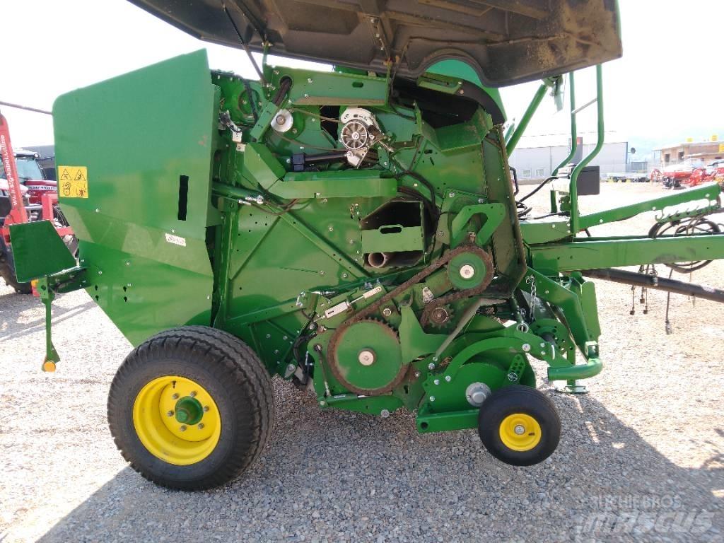 John Deere F441M Ritinių presai
