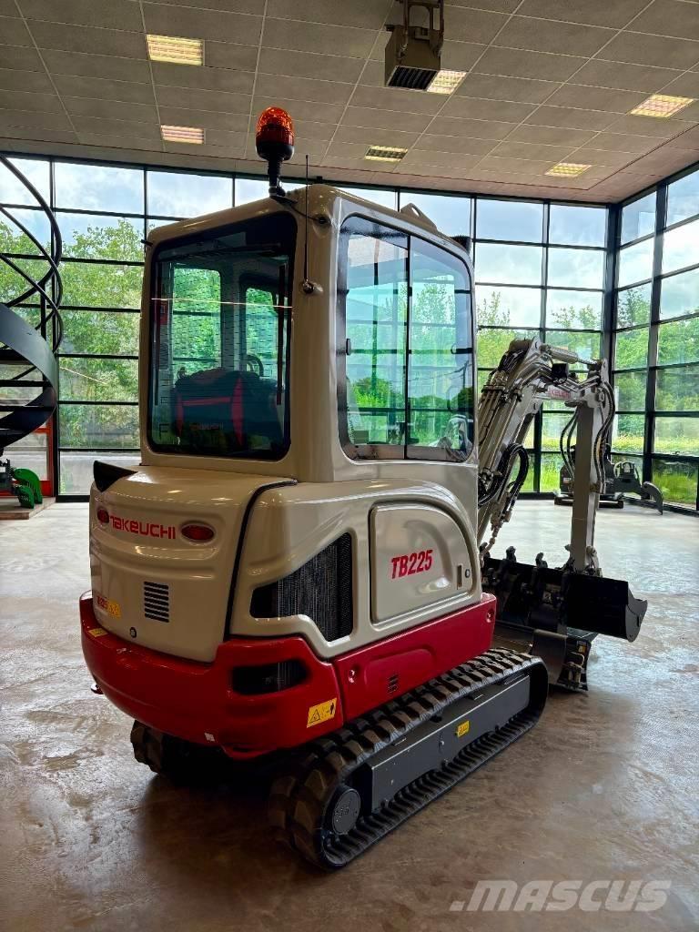 Takeuchi TB 225 Mini ekskavatoriai < 7 t
