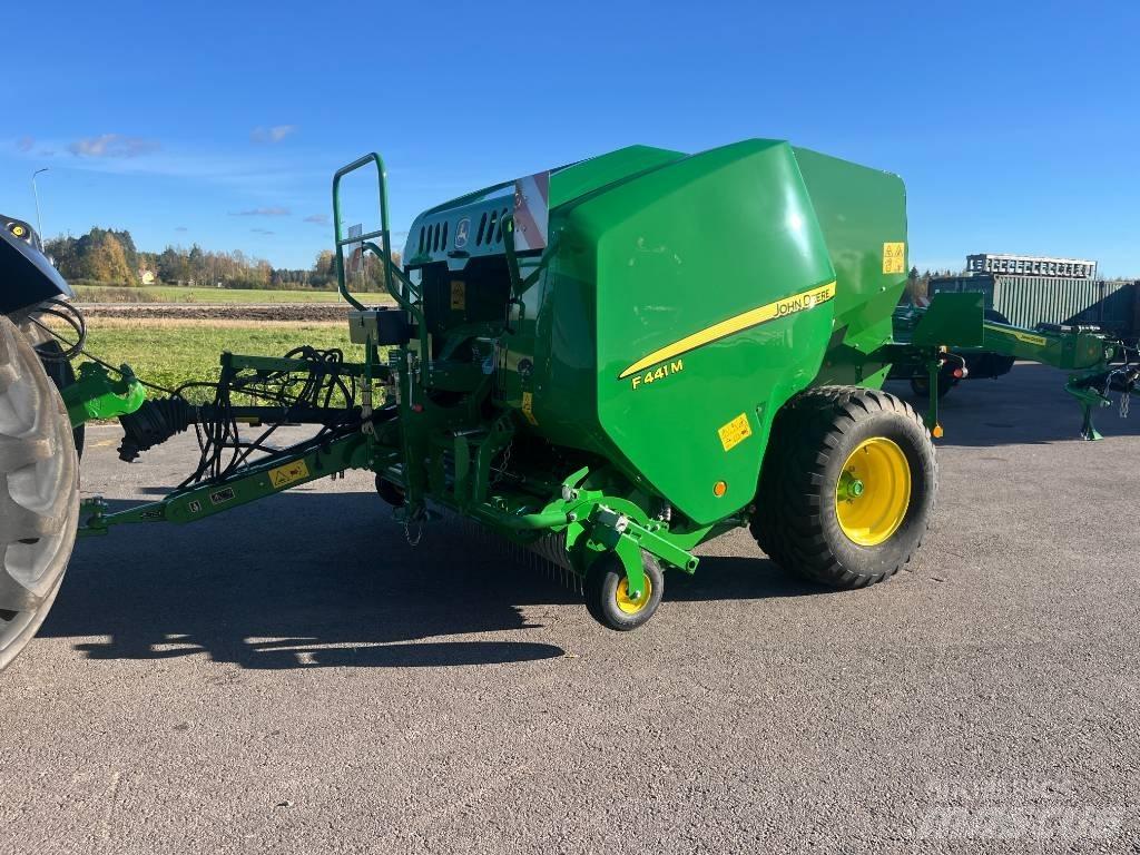 John Deere F441M Ritinių presai