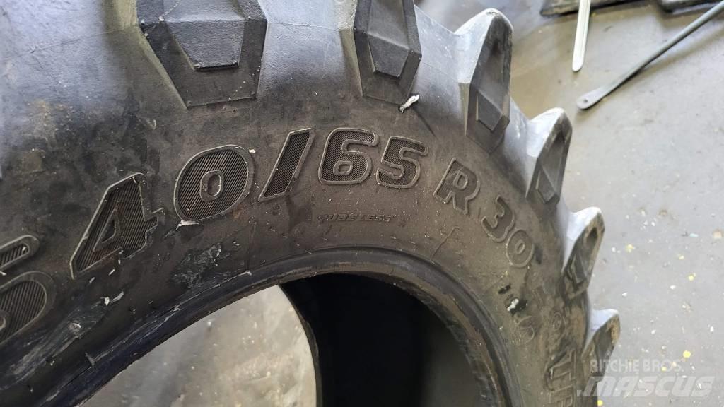 Trelleborg 540/65R30 Padangos, ratai ir ratlankiai
