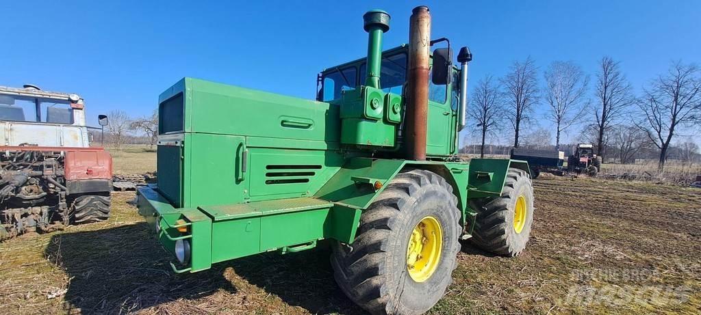 Kirovets K701 Traktoriai