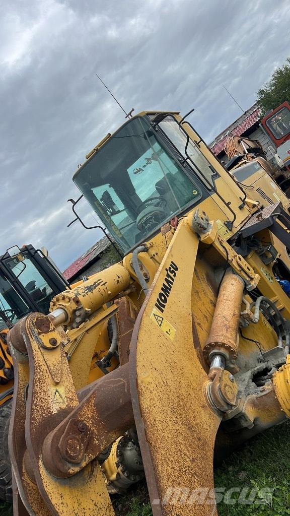Komatsu WA 470-3H Ašys