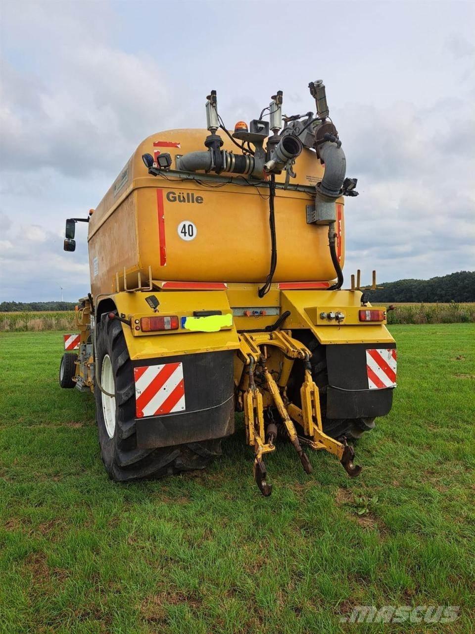 TerraGator 8133 Kita tręšimo technika
