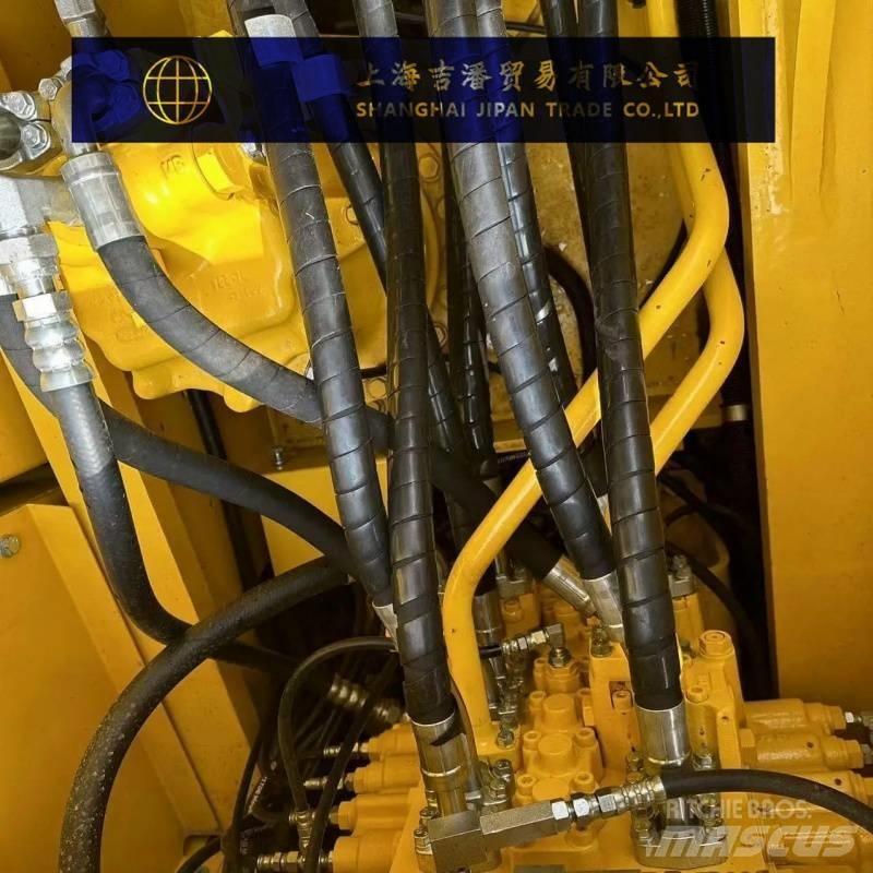 Komatsu PC 220 Vikšriniai ekskavatoriai