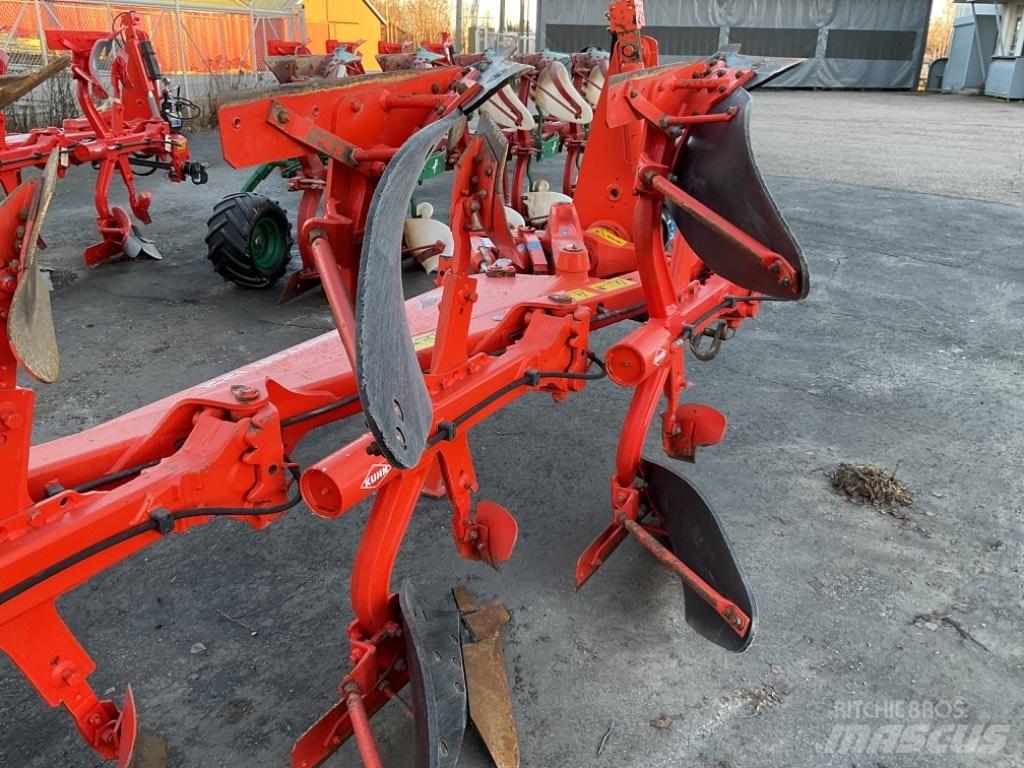 Kuhn Vari-Master 122 Apverčiamieji plūgai