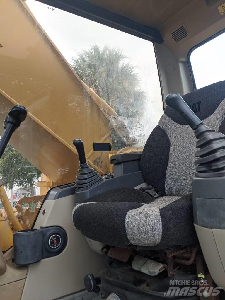 CAT 330CL Vikšriniai ekskavatoriai