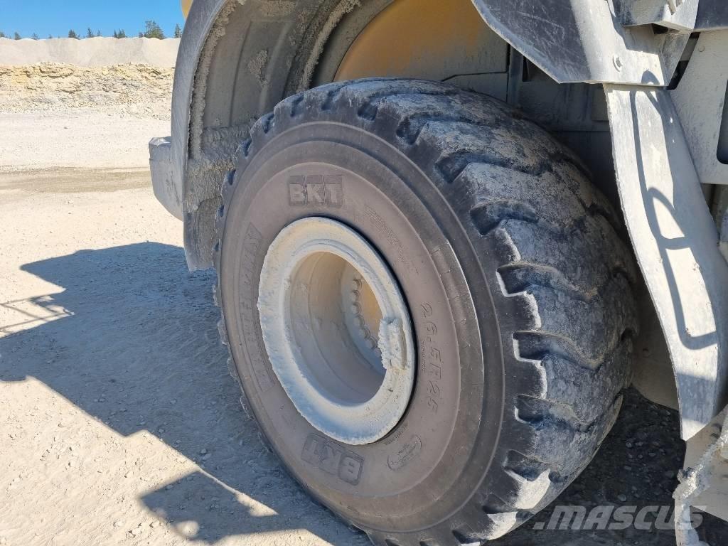 Komatsu WA 470-8 Naudoti ratiniai krautuvai