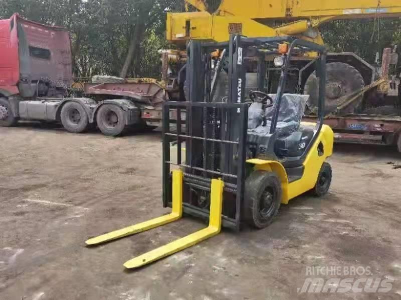 Komatsu 3Ton Dyzeliniai krautuvai