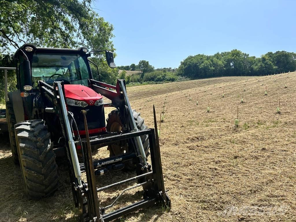 Massey Ferguson 5710 Traktoriai