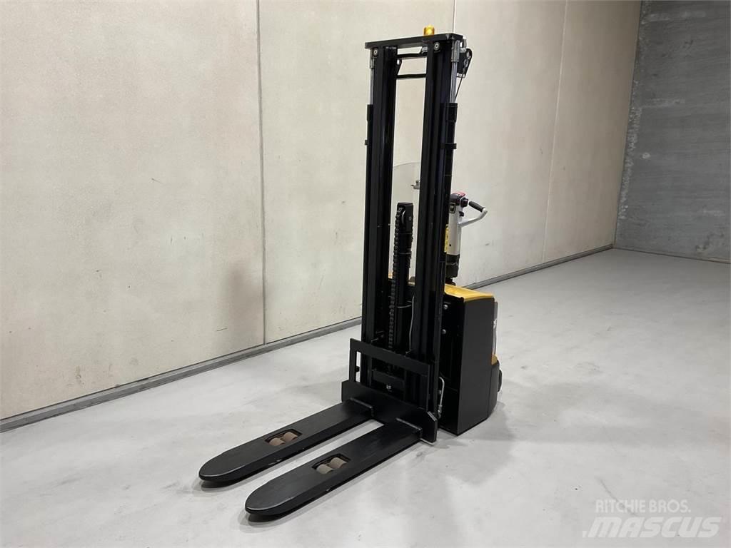 CAT NSP16N2R Savaeigiai rietuvai