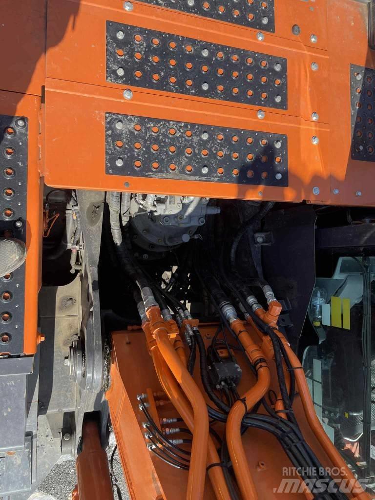 Hitachi ZX300LC-7 Vikšriniai ekskavatoriai