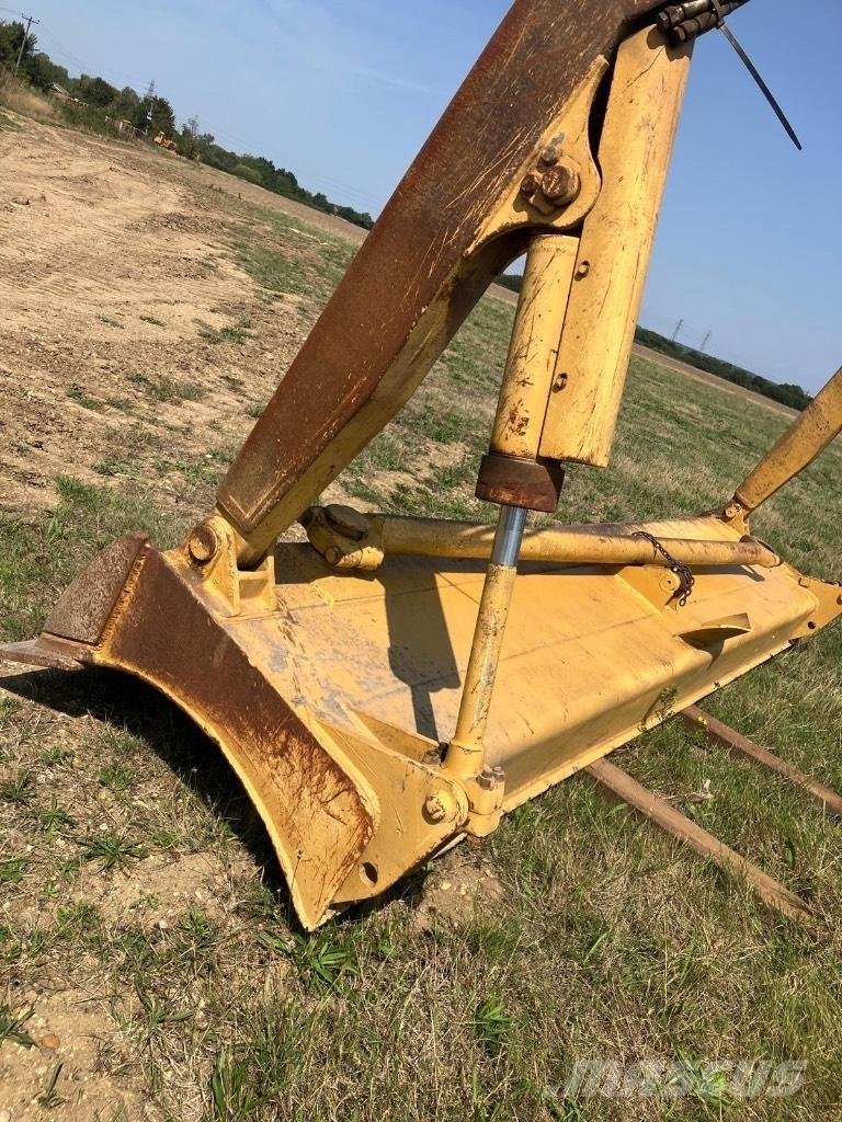 CAT 825 C Gruntiniai volai