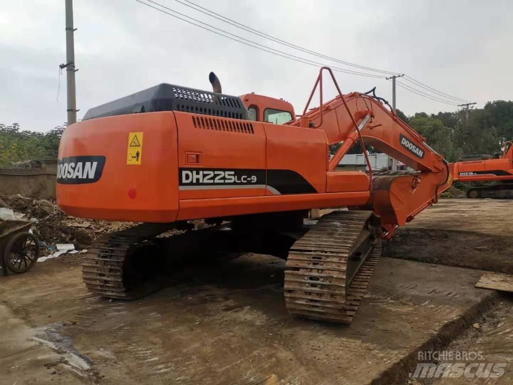 Doosan DH225LC-9 Vikšriniai ekskavatoriai