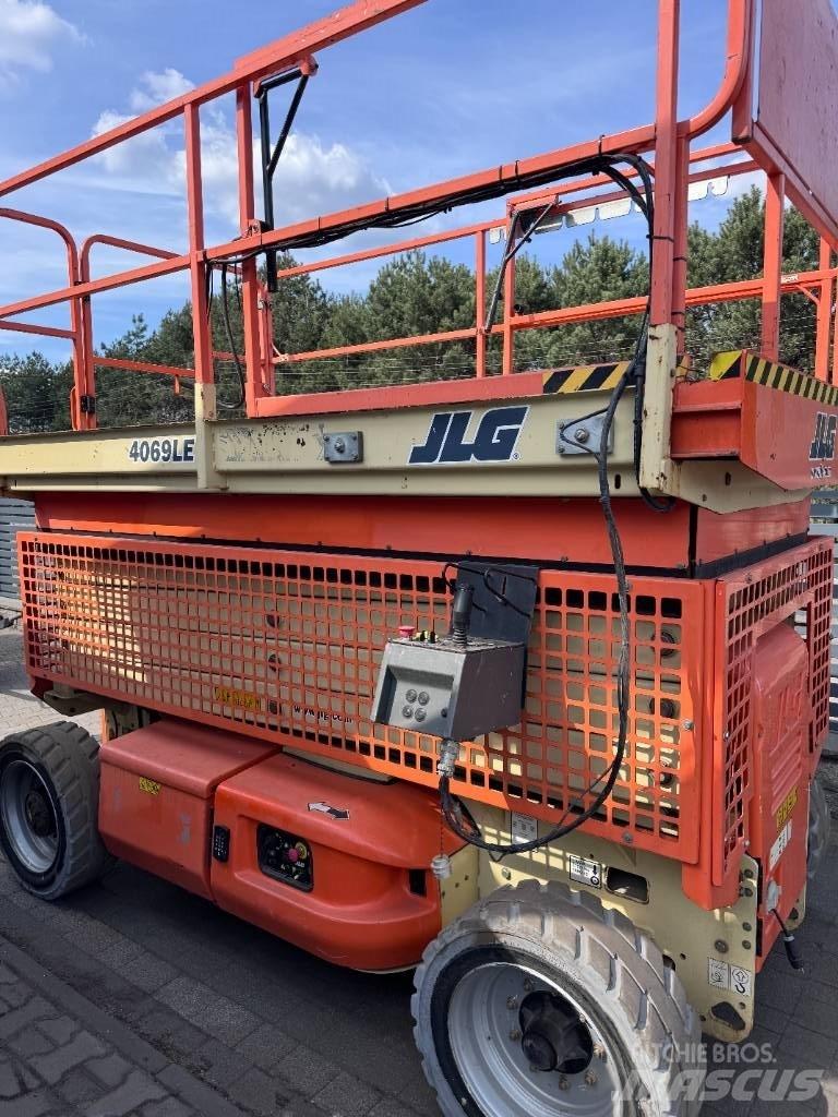 JLG 4069 Žirkliniai keltuvai
