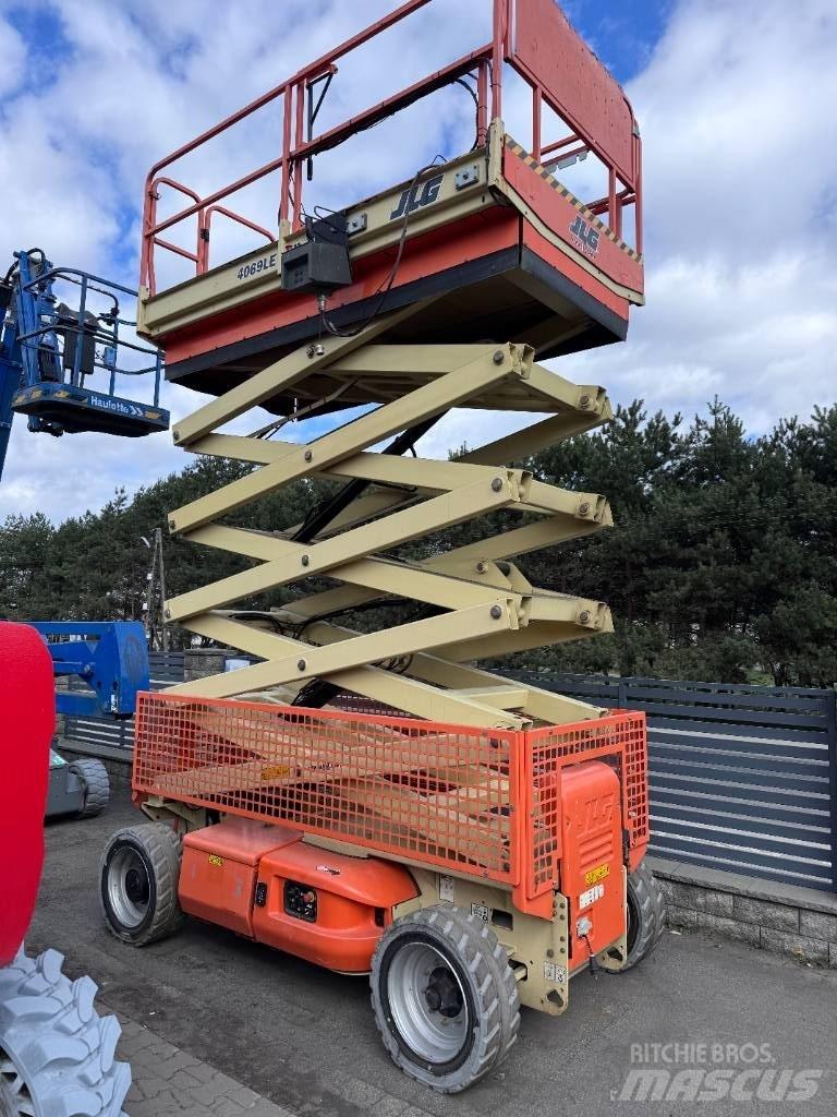 JLG 4069 Žirkliniai keltuvai