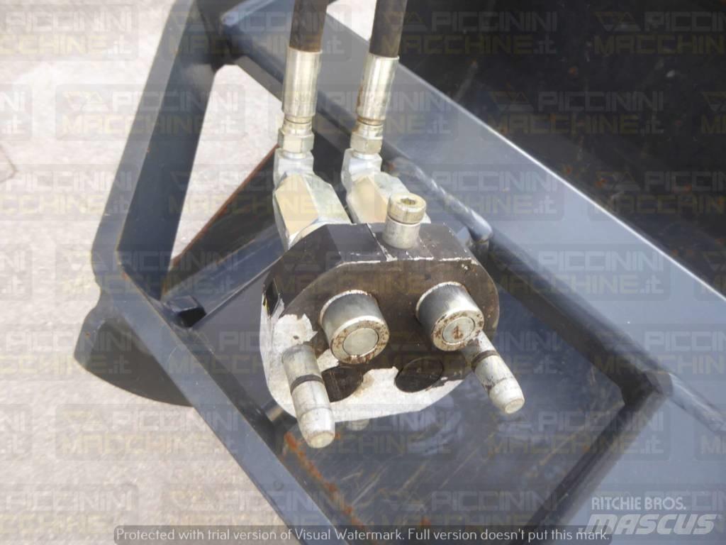 Avant A36323 Kiti krovimo ir kasimo mechanizmai ir jų priedai