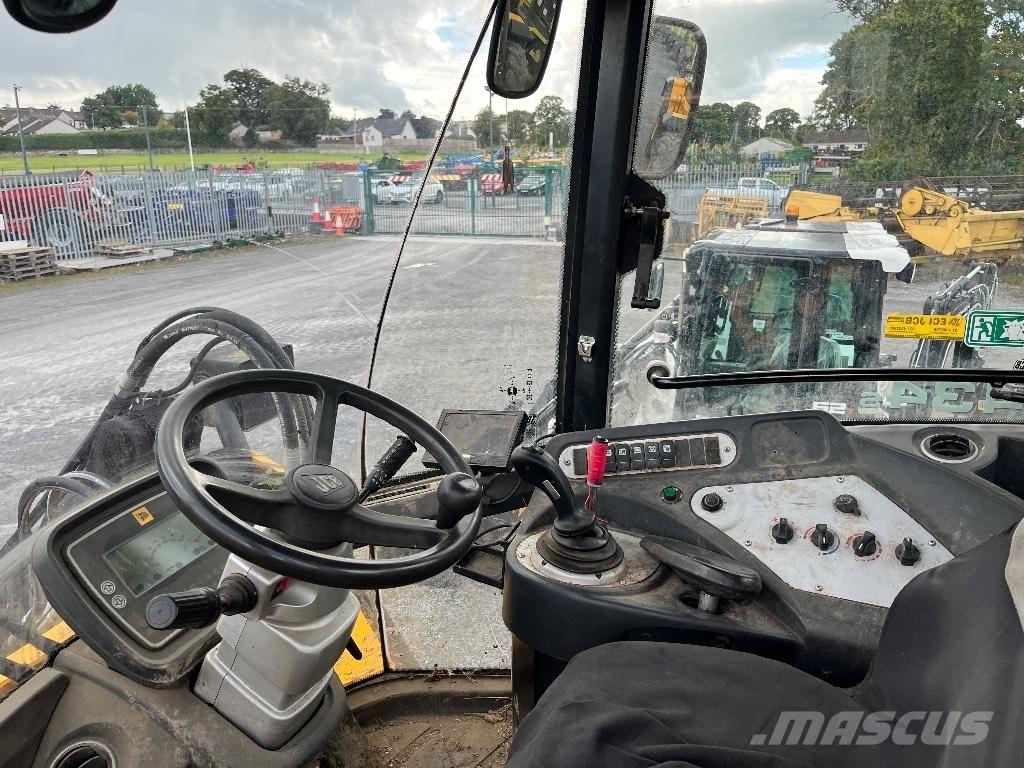 JCB 434s Teleskopiniai krautuvai žemės ūkiui