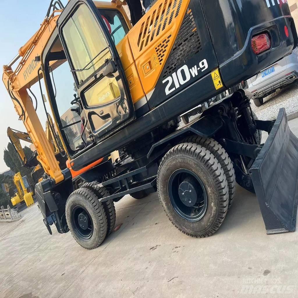 Hyundai R210W-9 Ratiniai ekskavatoriai